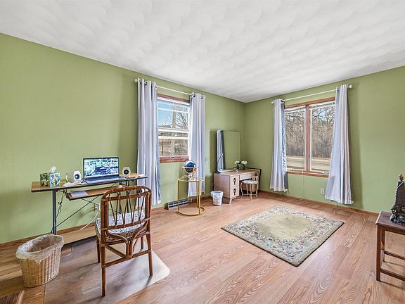 4th image of 425 North Wright Road