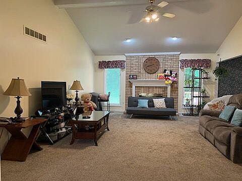 5th image of 456 Essex Dr