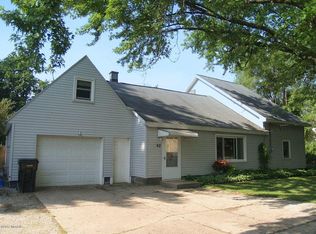 62 Hyacinth St SW, Grand Rapids, MI 49548