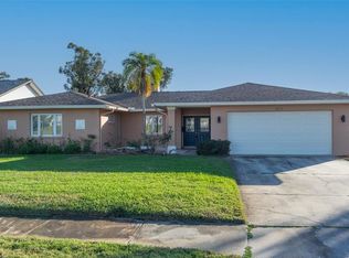 9210 Grand Blanc Dr, Seminole, FL 33777