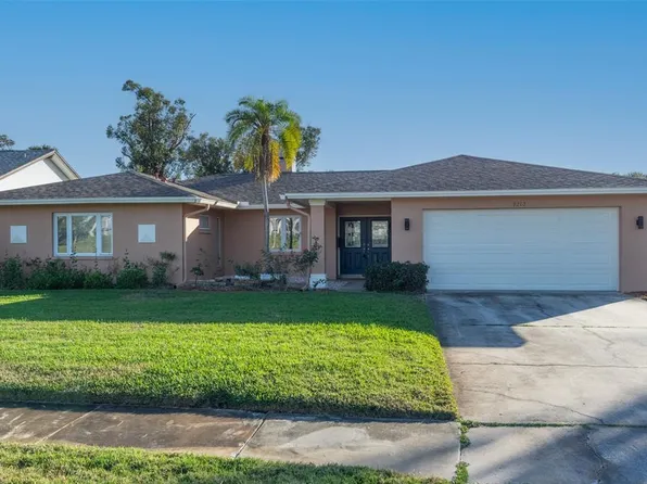 9210 Grand Blanc Dr, Seminole, FL 33777