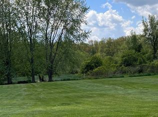 E Hawthorn Dr, Warsaw, IN 46582