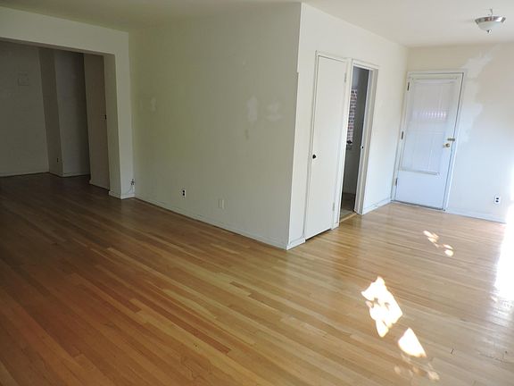 3rd image of 700 Scarsdale Ave #52