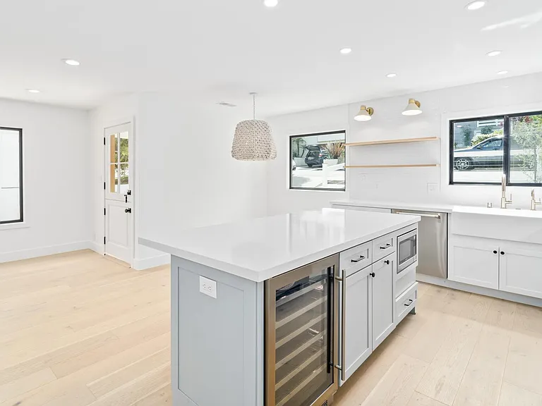 2404 N Poinsettia Ave — Photo 16