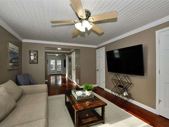 3rd image of 4932 Crittenden Ave