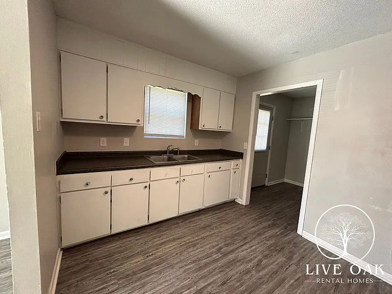 215 Pointe South Dr — Photo 6