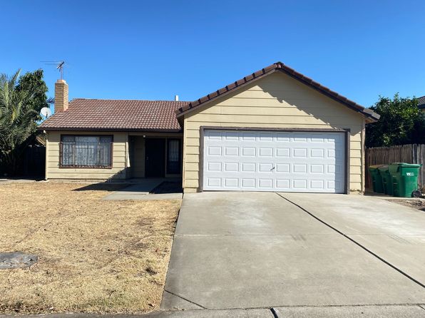 2505 Pyrenees Ave