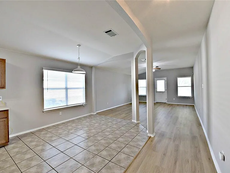 510 Golden Gate Dr — Photo 6
