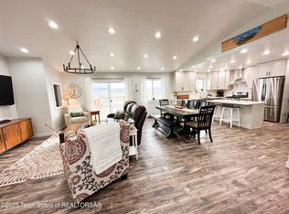 50 Shriver Ln, Pinedale, WY 82941