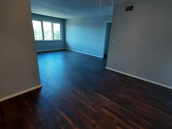 2nd image of 452 W 104th St