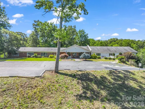 354 Woodland Dr, Columbus, NC 28722