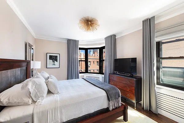 Bedroom, photo 1