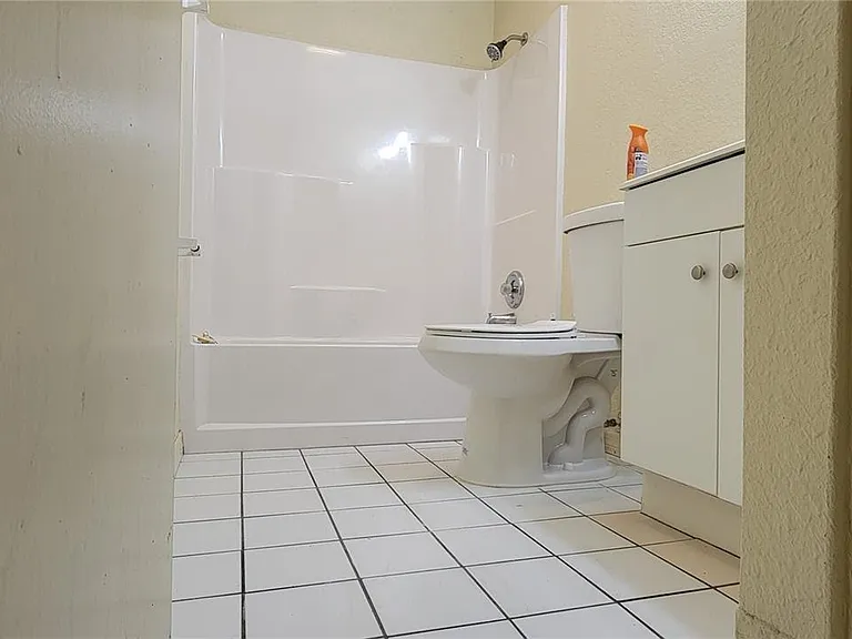 2483 Lakeshore Cir #2483 — Photo 8