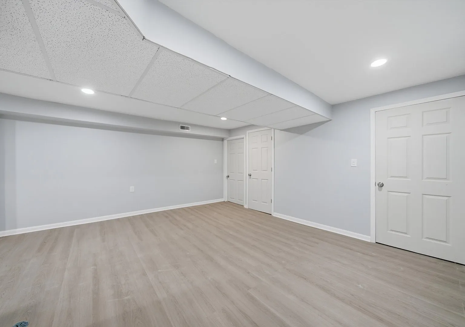1 bed, 1700 sqft, $1,200 — Photo 4