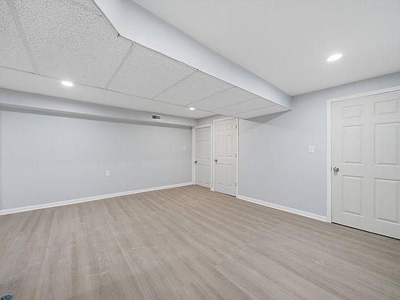 4th image of 6833 S Merrill Ave #Basement