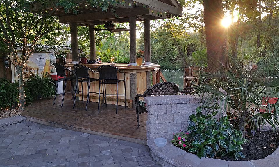 2nd image of 2031 Dewey Dr