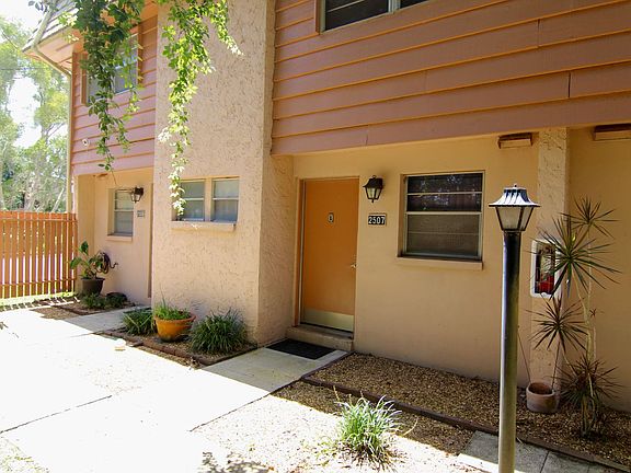 3rd image of 2507 Country Club Dr