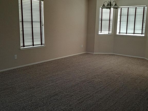 3rd image of 25857 Dracaea Ave