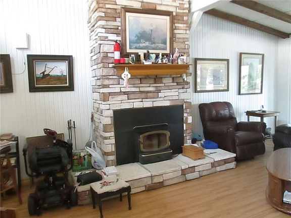 3rd image of 301 County Road 592