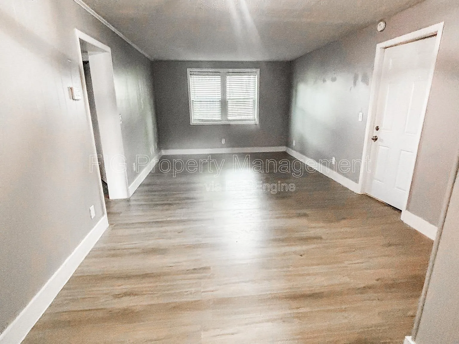 2 bed, 1.0 bath, $925 — Photo 3