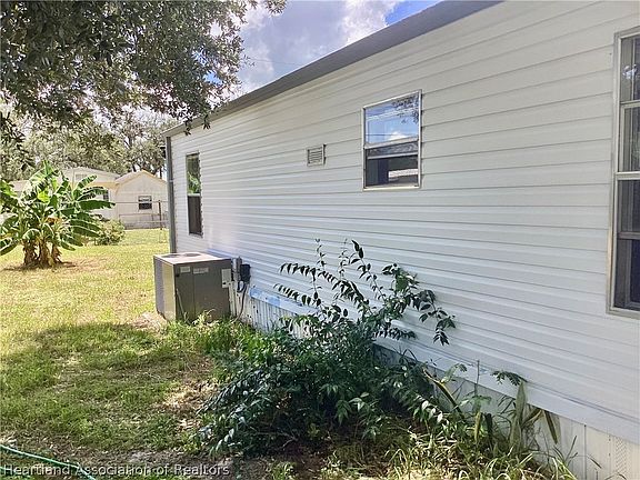 3rd image of 4717 Mundell Ave