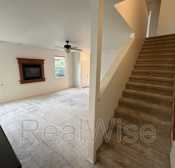 623 Heber Ln — Photo 6