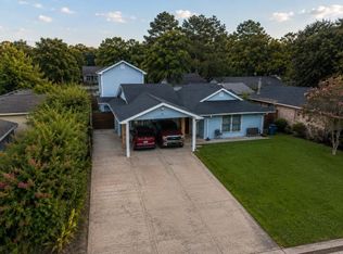 114 W Mitchell Rd, Houston, TX 77037