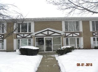 1334 N Wilke Rd #2C, Arlington Heights, IL 60004