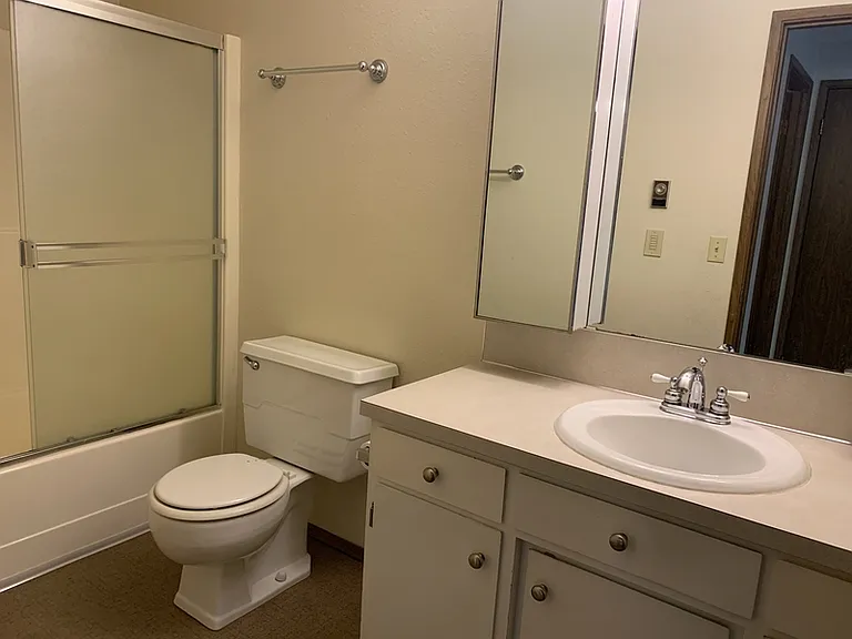 202 La Villa Dr — Photo 4