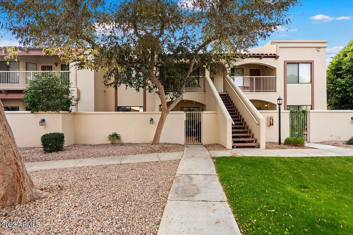 2 bed, 2.0 bath, 1014 sqft, $2,295 — Photo 1