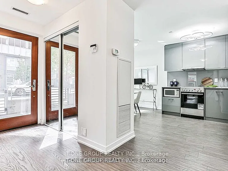 92 McGill St — Photo 4