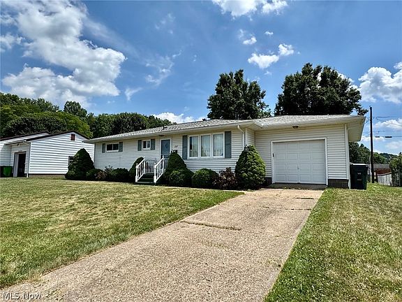 2nd image of 1337 Canoe Ln