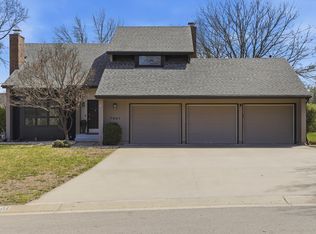 7601 SW Oxfordshire Rd, Topeka, KS 66614