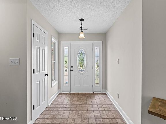 4th image of 132 Forest Bluff Dr