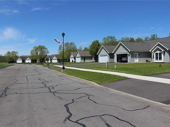 2nd image of 10 Woodview Ln