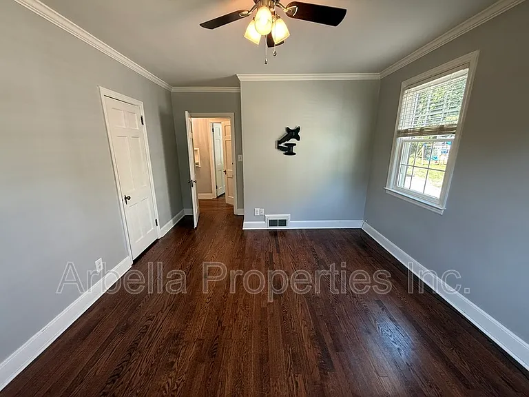 1437 Valley St — Photo 11