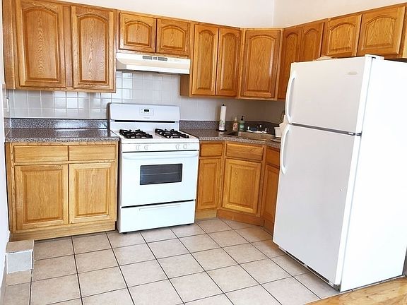 2nd image of 2302 29th Ave APT 1F