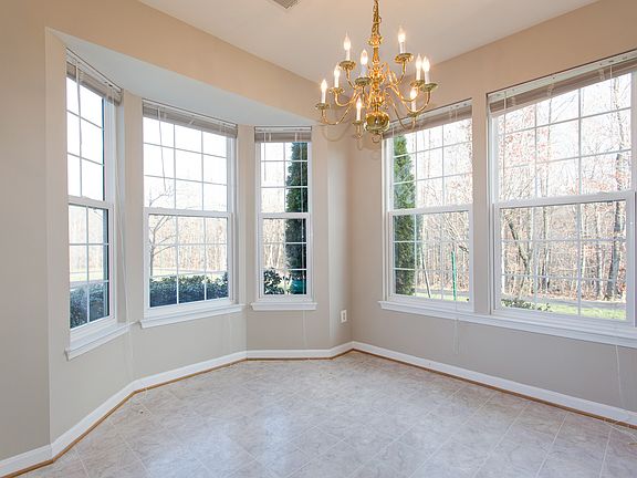 4th image of 17381 Four Seasons Dr