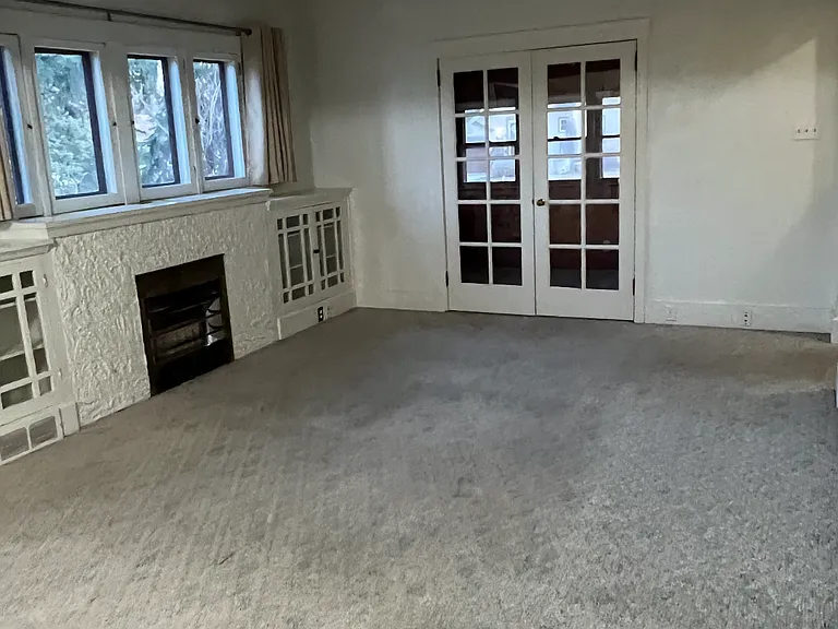 141 Avenue E — Photo 14