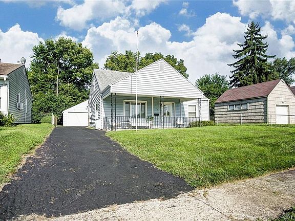 4th image of 409 Alexander Dr
