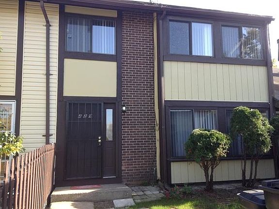 2nd image of 429 Pebble Beach Ct