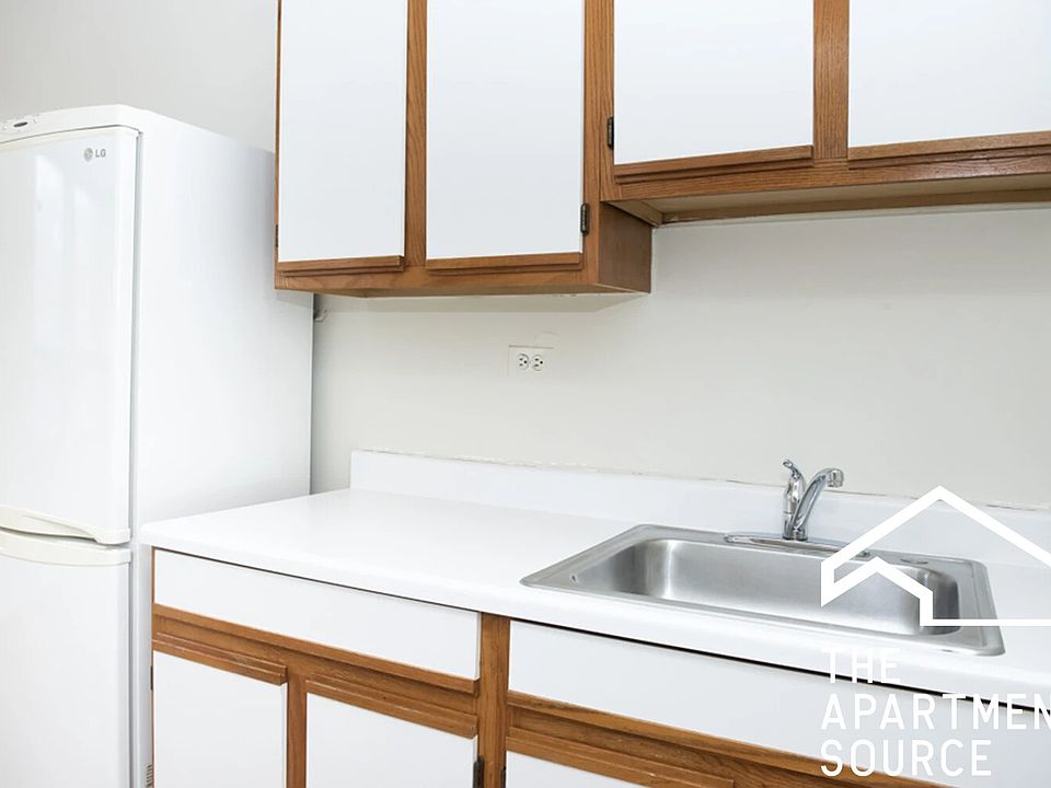 1st image of 3345 N Marshfield Ave APT 306