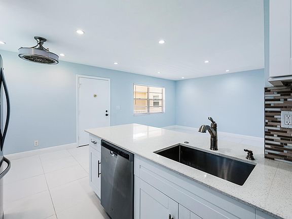 5th image of 507 Capri Pl #K-507