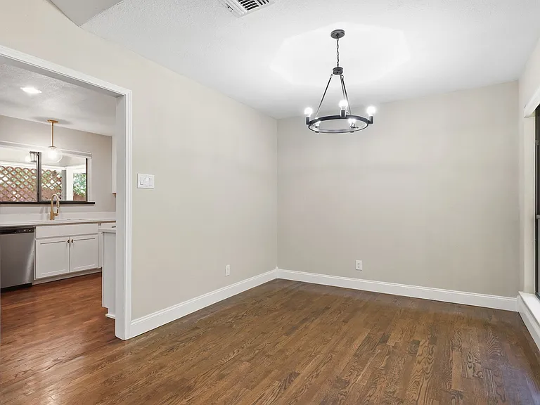 306 Dove Creek Trl — Photo 6