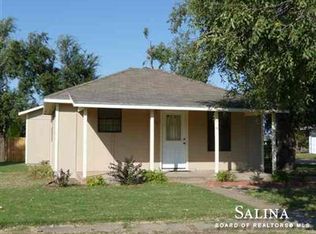 228 N Kansas Ave, Ellsworth, KS 67439