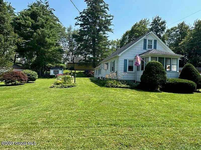 2nd image of 4 Harris Ave