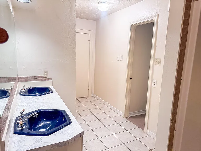 14418 Moorfield Dr — Photo 24