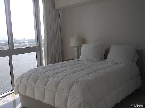 5th image of 465 Brickell Ave APT 3001