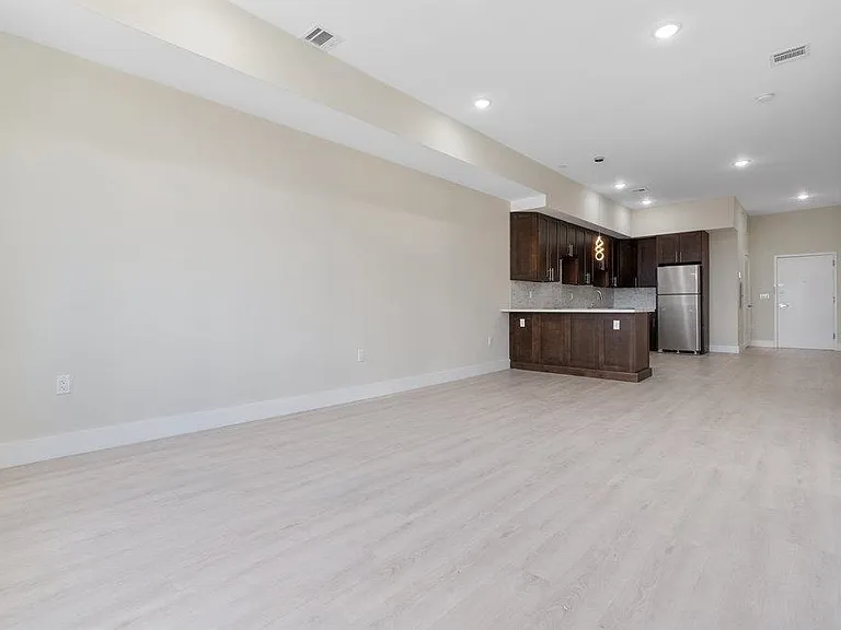 527 Union Ave #1A — Photo 11