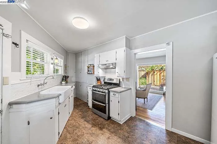 769 Vincente Ave — Photo 18